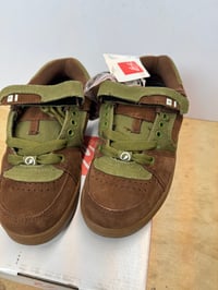 Image 11 of NOS Es accel plus size 9.5