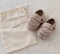 Image 1 of Crochet Baby Shoes – Sand