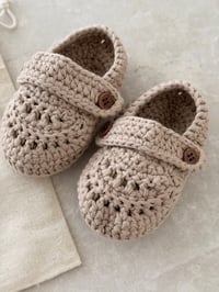 Image 2 of Crochet Baby Shoes – Sand