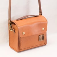 Image 2 of Tiny Box vegetable-tanned tan