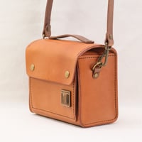 Image 4 of Tiny Box vegetable-tanned tan