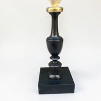 Image 8 of Ancien coquillage Lambi - Strombe sur socle en bois tourné fin XIXe -  Cabinet de curiosités