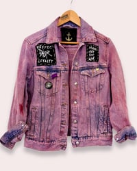 Image 3 of HANDGEFÄRBTE ¥ FESTIVAL DENIM JACKET ¥VINTAGE KARMA ¥ UNISEX ¥ UPCYCLED ¥ IBIZA