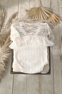 Image 3 of Sitter girls bodysuit - Lara | white | 9-12 months | cake smash