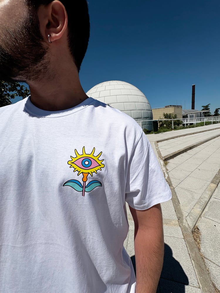 Image of All eyes on me T-shirt