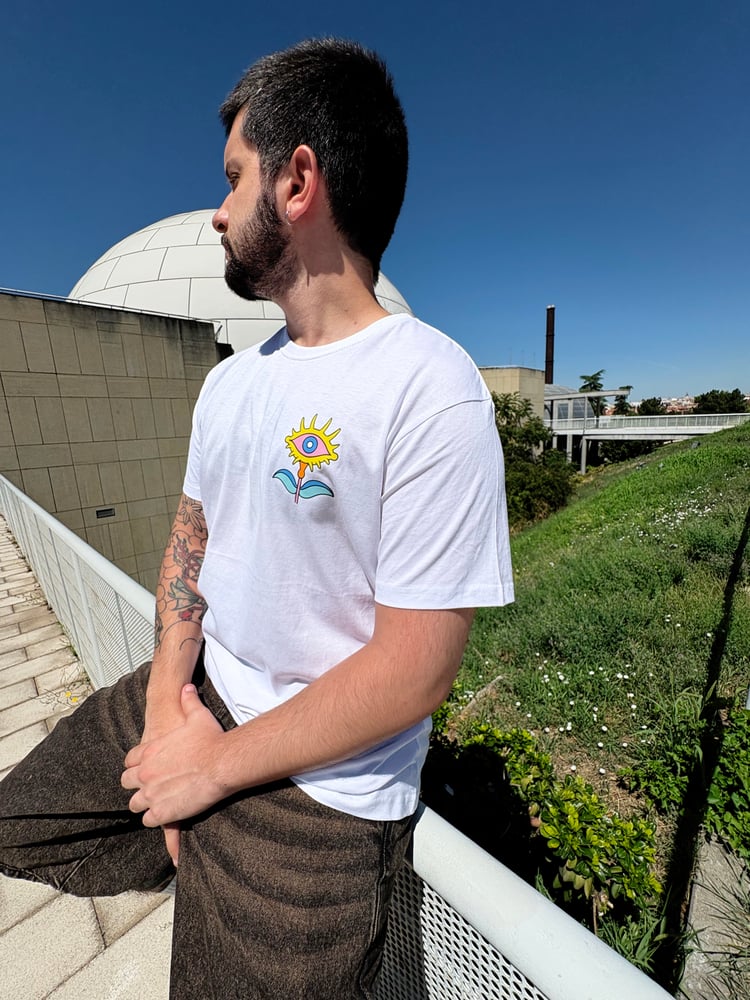 Image of All eyes on me T-shirt