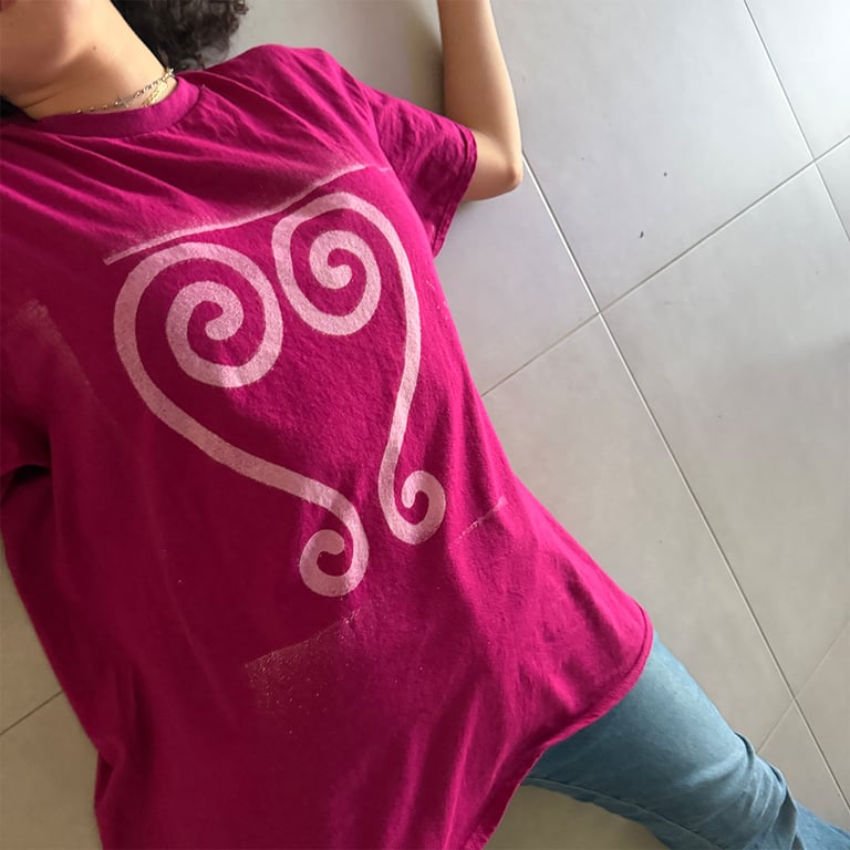 venus emblem bleached regular tee Image 2