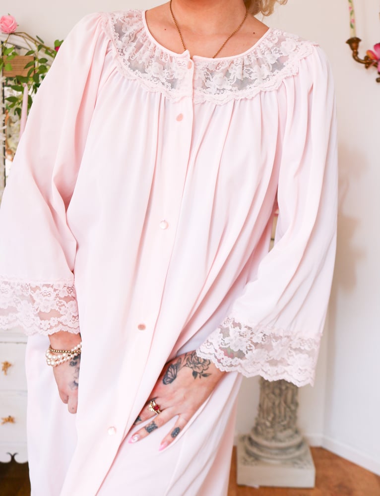 Image of Vintage 1970s Gilead Pastel Pink Button Up House Robe (Medium)