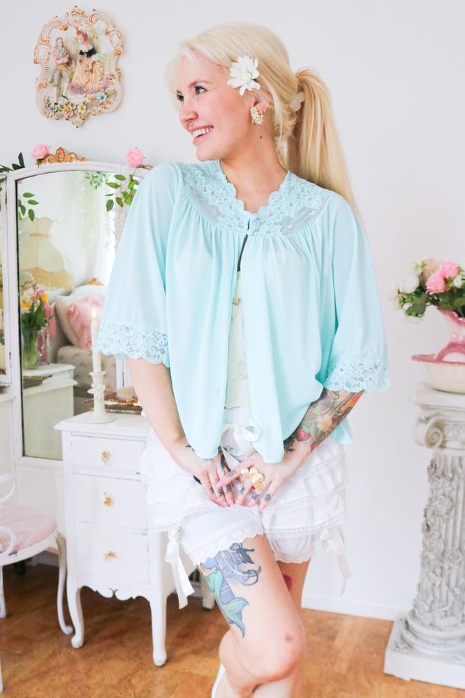 Image of Vintage 1970s Shadowline Pastel Blue Bed Jacket (Medium)