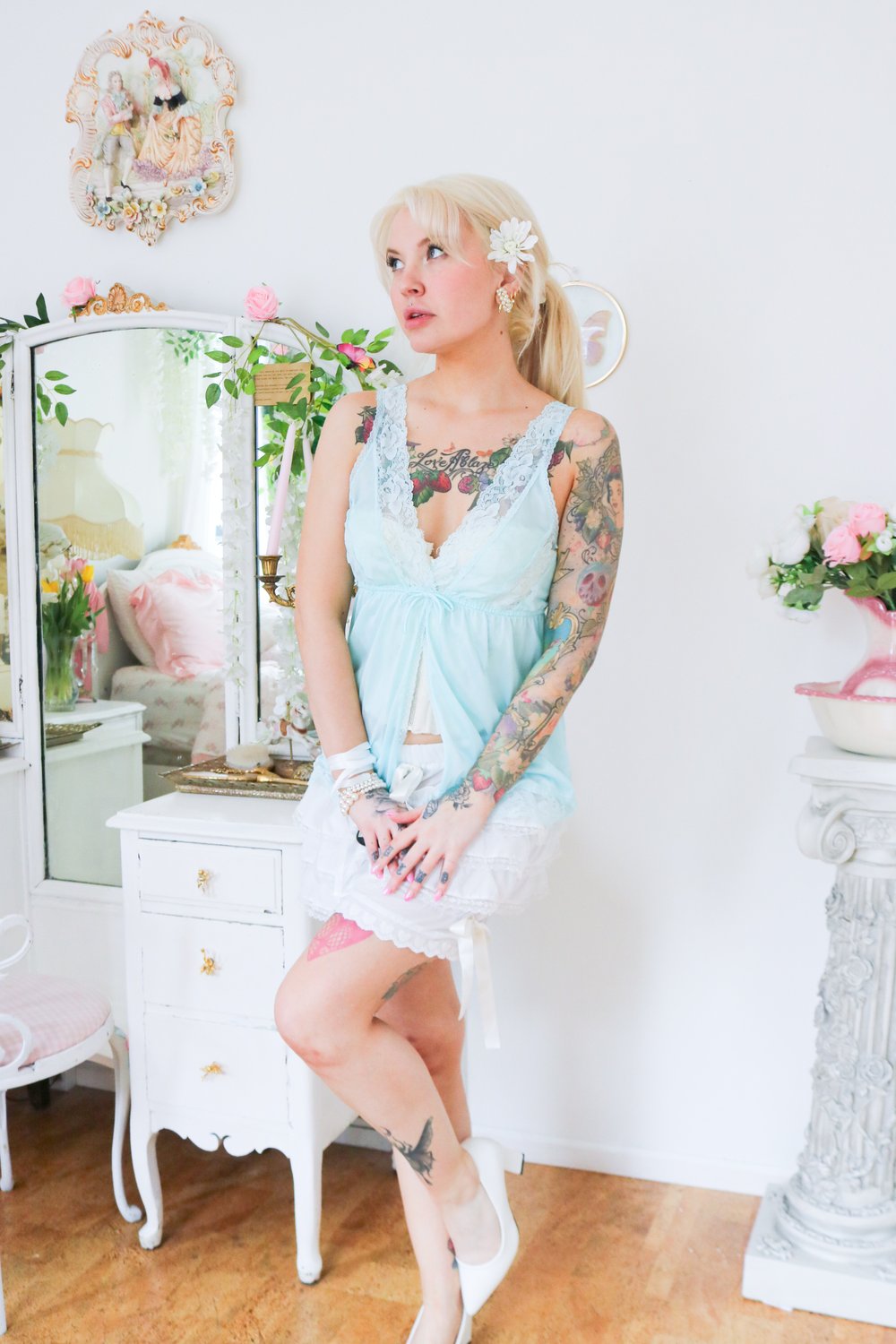 Vintage 1980s Vandemere Sky Blue Lingerie Top with Lace Details (Small)
