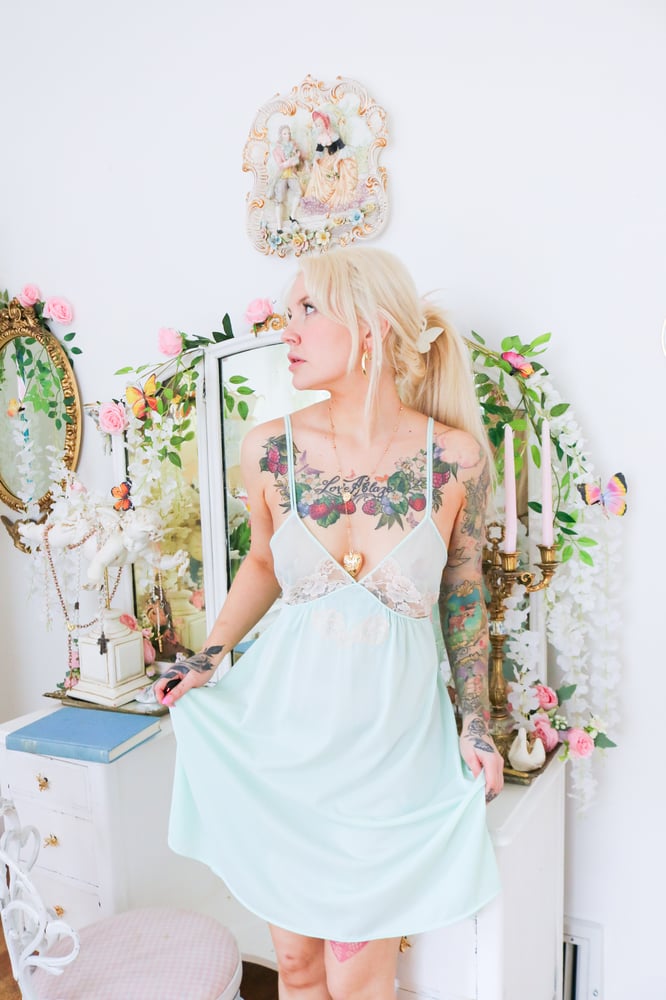 Image of Vintage 1970s Sears Mint Babydoll Style Nightgown (38/M)