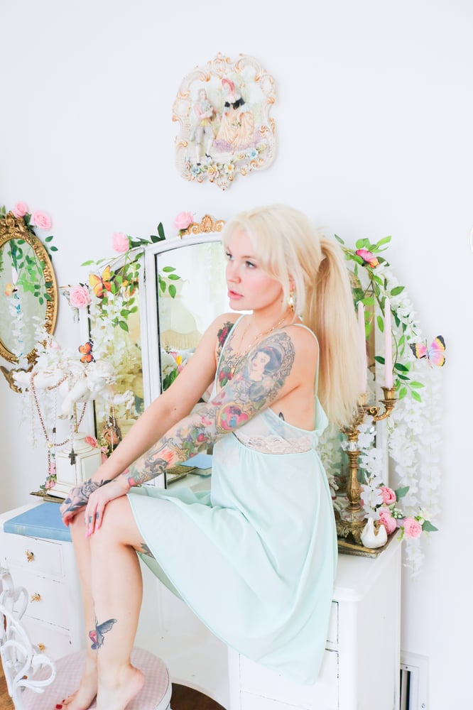 Image of Vintage 1970s Sears Mint Babydoll Style Nightgown (38/M)