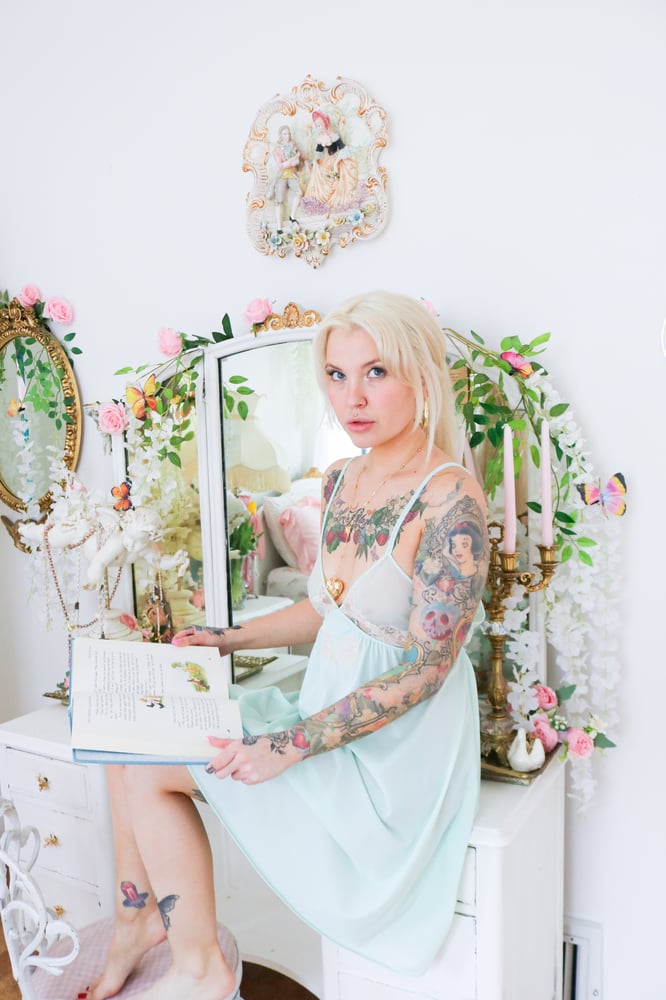 Image of Vintage 1970s Sears Mint Babydoll Style Nightgown (38/M)