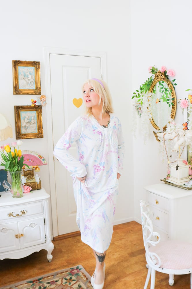 Image of NWTs Miss Elaine White Ankle Length Gown with Springtime Floral Details (Small)