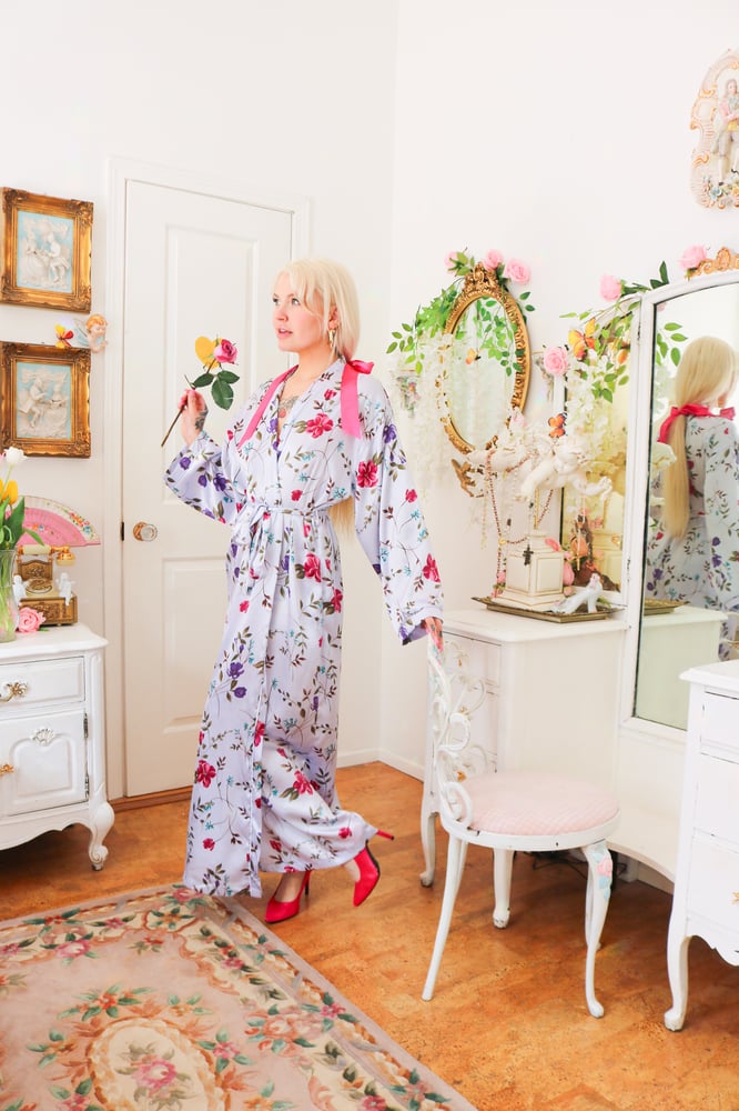 Image of Oscar De La Renta Pink Label Floor Length Lavender Floral Robe (Large)  