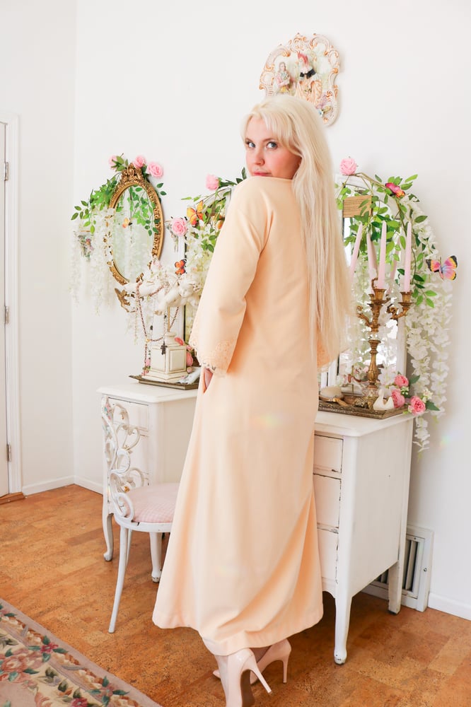 Image of Vintage 1960s Vanity Fair Peachy Zip Up Housecoat (P)