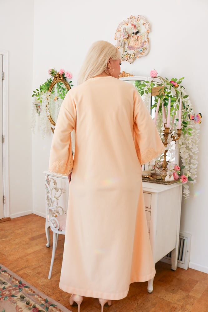 Image of Vintage 1960s Vanity Fair Peachy Zip Up Housecoat (P)