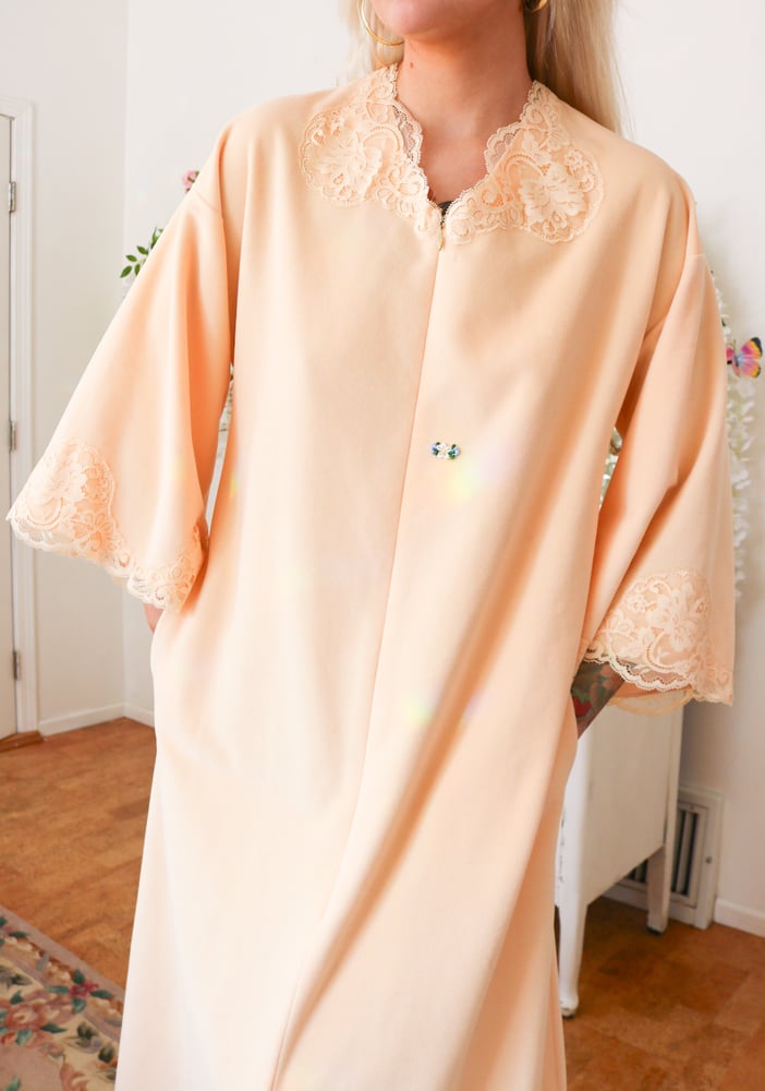 Image of Vintage 1960s Vanity Fair Peachy Zip Up Housecoat (P)