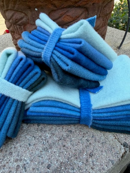 Image of Blue Mix 602 -  5 Piece Bundle Two Sizes 