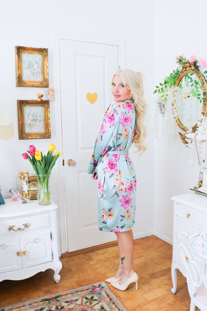 Image of Y2K Jessica L Pastel Blue Springtime Floral Robe (2X)