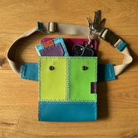 Image 6 of Riñonera patchwork de colores