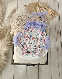 Image 4 of Sitter photo prop | bodysuit for photoshoot | Marella | age 9-12 months | lila flowers