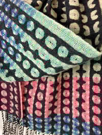 Image 2 of Melyon (Honeysuckle)