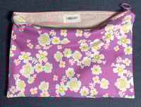 Sweet Spring Medium Zip Bag 