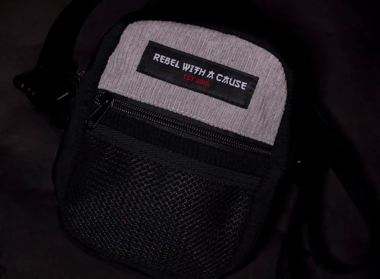 EST. POUCH - RED or BLACK