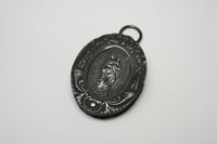 Image 6 of Antique Silver Reliquary Pendant - Mourning Pendant - Glass Front Locket