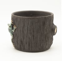 Image 4 of Tree Frog planter 2