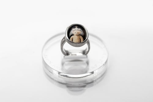 Image of "Is the most.." teddy-bear’s silver ring with photo and rock crystal  · POTENTISSIMUM.. ·