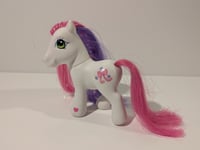 Image 2 of My Little Pony Cute Curtsey 2005 G3 Vintage Hasbro 