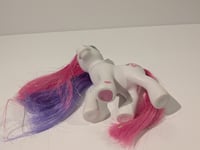 Image 3 of My Little Pony Cute Curtsey 2005 G3 Vintage Hasbro 