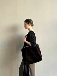 Image 4 of Velvet tote bag chocolate brown 