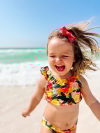 Image 3 of Flutter Shoulder 'Kini | LIMITED prints