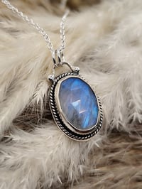 Image 3 of Rainbow Moonstone Oval 2 ( twisted )