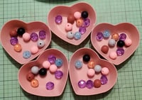 Image 1 of Assorted beads (473)