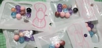 Image 2 of Assorted beads (473)
