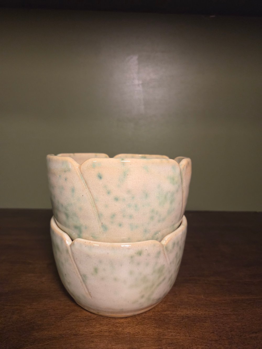 Image of Set of green tulip bowls