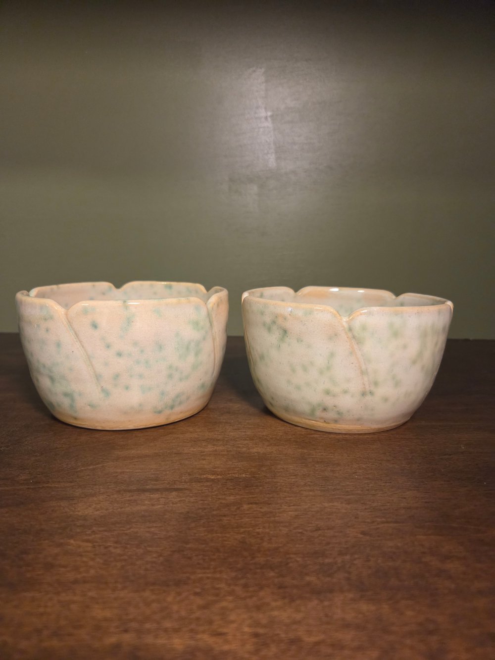 Image of Set of green tulip bowls