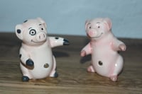Image 1 of Vintage Pig Salt Pepper Shakers Magnetic Ceramic Pacific Giftware