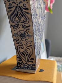 Image 4 of PRE  ORDER Large tulipiere vase song bird blossom deign