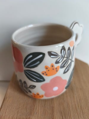 Image of    tasse anse fleur rose