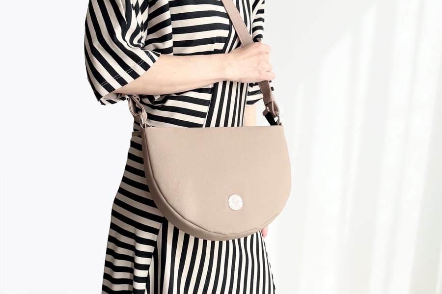 Image of Halfmoon M Taupe