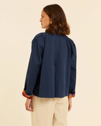 Image 5 of Chaqueta cruzada azul con forro de cuadros