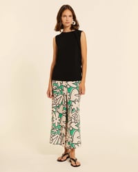 Image 3 of Top con detalle en hombro negro de Pepaloves