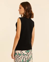 Image 4 of Top con detalle en hombro negro de Pepaloves