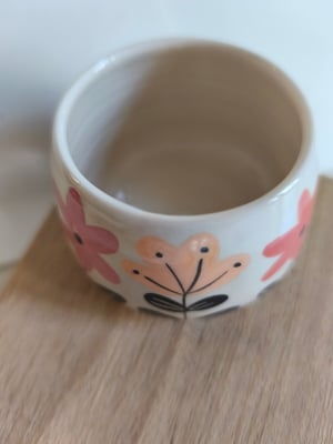 Image of Petite  tasse ronde fleurie