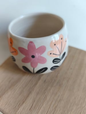 Image of Petite  tasse ronde fleurie
